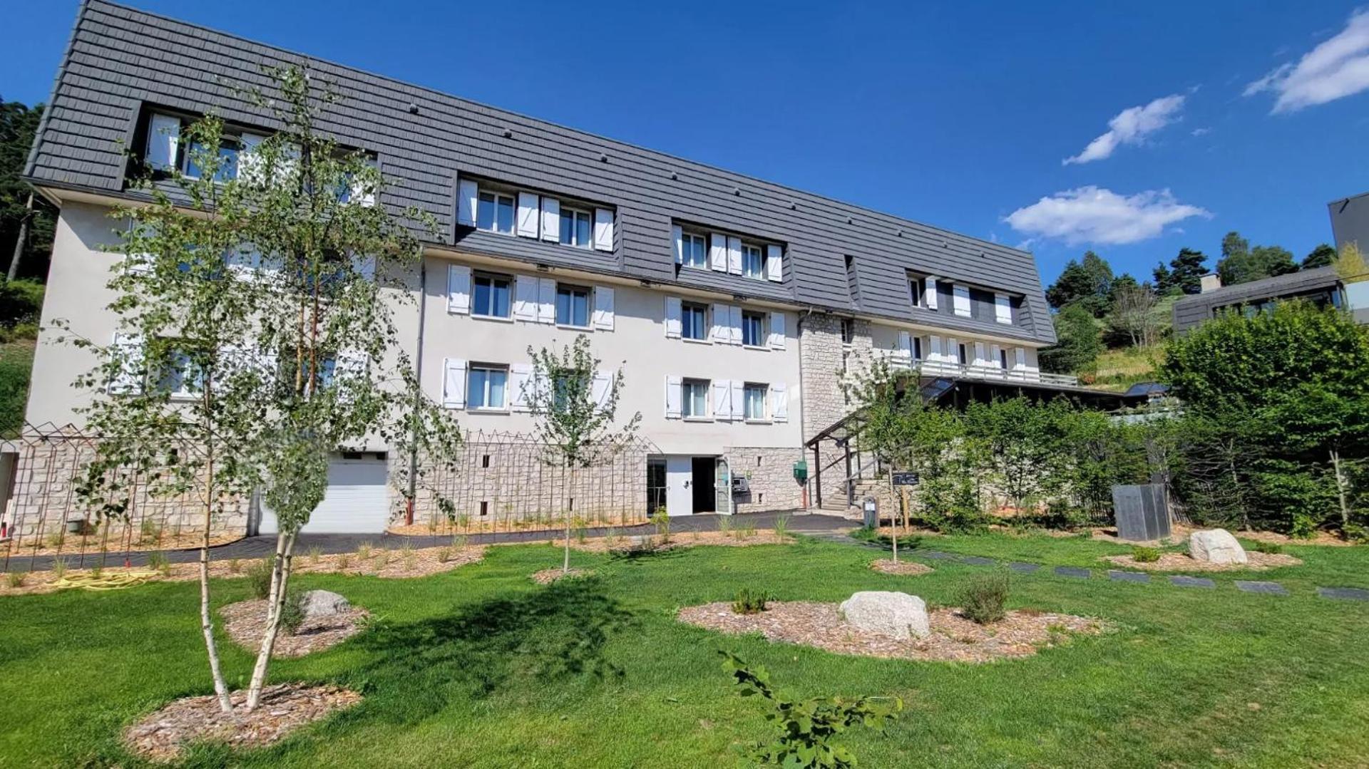 Logis Hotel Et Spa Chez Camillou Aumont-Aubrac Ngoại thất bức ảnh