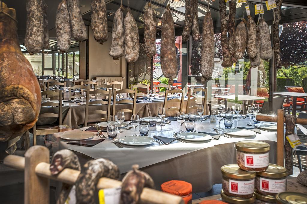 Logis Hotel Et Spa Chez Camillou Aumont-Aubrac Ngoại thất bức ảnh
